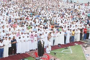 الالاف يؤدون صلاة العيد 	محمد ماهر﻿