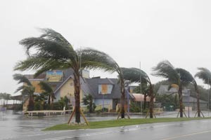 مرشحة جمهورية للرئاسة الأميركية: يد الله وراء إعصار إيرين