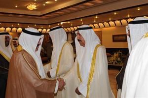 الشيخ جابر العبدالله والشيخ مشعل الاحمد يتلقيان التهاني﻿