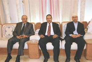 الزميل اسامة ابوالسعود متوسطا السفير الصومالي ودمحمد الشربيني﻿