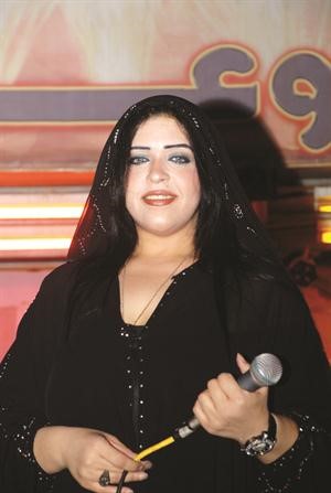 الفنانة بدور
