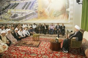 نائب رئيس المجلس الاسلامي الشيعي الاعلى الامام الشيخ عبدالامير قبلان خلال خطبة عيد الفطر امس محمود الطويل