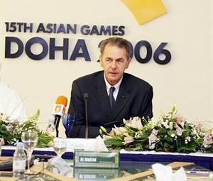 رئيس اللجنة الاولمبية الدولية جاك روغ خلال تواجده في الدوحة 2006