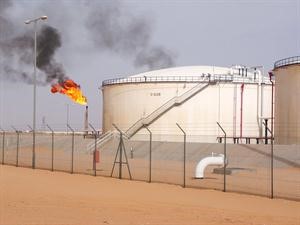 الآمال في مكافآت نفطية في ليبيا قد تخيب