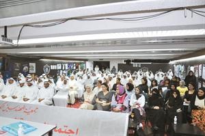 مجموعة من اعضاء الوفد خلال الاجتماع﻿