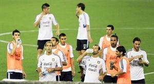 لاعبو الارجنتين يستعدون لمواجهة نيجيريا وديا بتدريبات قوية اپ
