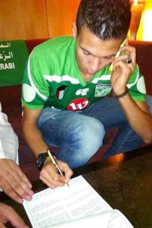 محمد زعبية يوقع العقد﻿