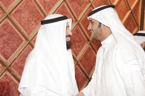 تحية متبادلة بين النائب دعلي العمير وخالد العتيبي
