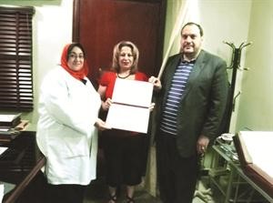 تكريم الموظفة المثالية امال عبدالملاك﻿