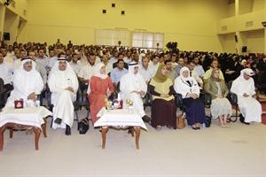 وزير التربية ووزير التعليم العالي احمد المليفي اثناء حضوره الدورة التدريبية للمعلمين الجدد بثانوية شريفة العوضي قاسم باشا
