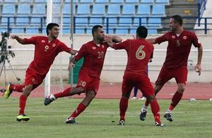 احتفال لاعبي لبنان بالفوز على الامارات افپ
