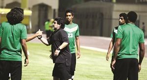 الارجنتيني دييغو ارماندو مارادونا في تدريب سابق مع الوصل