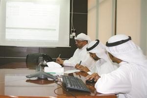 جانب من عملية السحب بحضور ممثل التجارة﻿