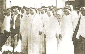 الفوزان رحمه الله مع سمو الامير الراحل الشيخ عبدالله السالم وسمو الامير الراحل الشيخ صباح السالم رحمهما الله