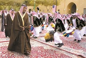 احتفالات باستقبال سموه