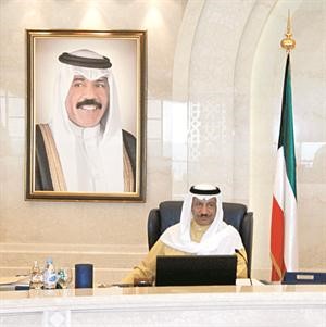 الشيخ جابر المبارك مترئسا جلسة مجلس الوزراء امس 