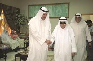 الشيخ سلمان الحمود في استقبال المهنئين﻿