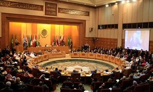رئيس الوزراء التركي ملقيا كلمته امام اجتماع وزراء الخارجية في الجامعة العربية بالقاهرة امس رويترز