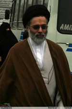 ونجله مجتبى ﻿