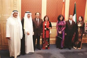 السفير السعودي دعبدالعزيز الفايز مهنئا