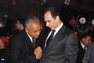 الصورة التي استشهدت بها جيهان اثناء ردها على مصطفى بكري وهي تضمه الى جمال مبارك
