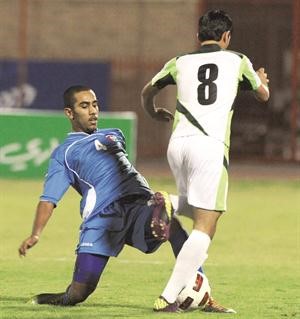 محمد خالد من الركائز الاساسية لخط الدفاع	الازرق كرم﻿