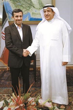 الزميل راشد الرويشد مع الرئيس الايراني احمدي نجاد﻿