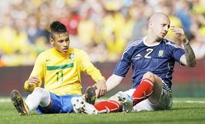 البرازيلي نيمار يقترب من برشلونة
