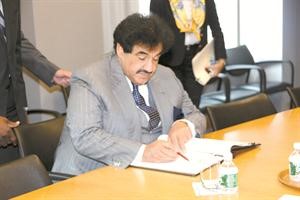 سمو رئيس الوزراء خلال اللقاء