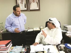 عبدالعزيز الماجد متحدثا للزميل اسامة ابوالسعود
