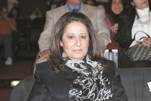 الكاتبة القديرة عواطف البدر