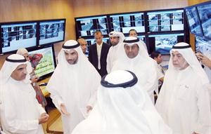 دانور اليتامى متفقدا اركان غرفة العمليات المركزية
