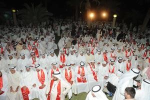 جانب من تجمهر 21 سبتمبر الذي عقد في ساحة الارادة مساء الاربعاء الماضي وشاركت به العديد من القوى السياسية والنواب بتنظيم ودعوة من نهج حيث اطلق النائب مسلم البراك تصريحه عن النائب الذي وجد في كبت والدته المتوفاة 4 ملايين دينار	متين غوزال﻿
