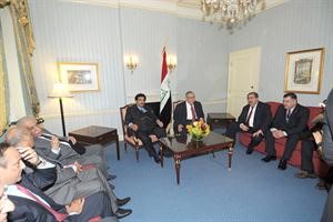 جانب من اجتماع سمو الشيخ ناصر المحمد مع الرئيس العراقي جلال طالباني﻿