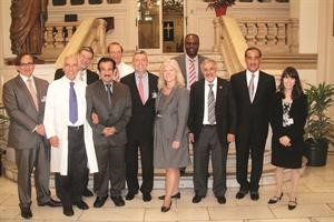دهلال الساير ودقيس الدويري وفيصل الدوسري خلال زيارتهم لمقر معهد الصباح في مستشفى سانت لوكس
