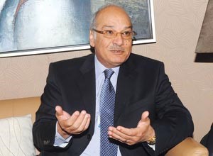 الرئيس التنفيذي لبنك الكويت الدولي دمحمود ابوالعيون	متين غوزال
