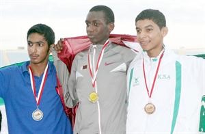 سالم مهدي على منصة تتويج ابطال الوثب العالي﻿