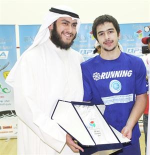 الشيخ مشعل طلال الفهد يكرم المزين