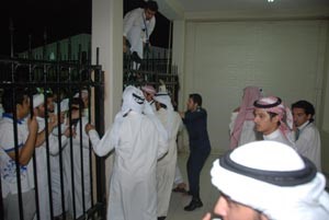 بداية الهجوم على الباب الحديدي