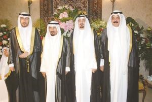 الشيخ علي الجابر يقدم التهاني﻿