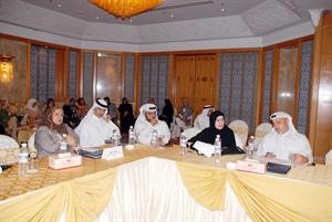هيا الفهد وعبدالله العجمي يتقدمان وفد الكويت