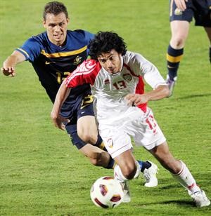 اللاعب الراحل ذياب عوانة في اخر مباراة له امام استرالياافپ﻿