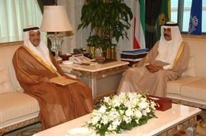 سمو ولي العهد الشيخ نواف الاحمد مستقبلا فهد الرجعان﻿