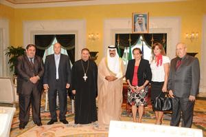 سمو ولي العهد مستقبلا بطرس غريب واعضاء لجنة كنيسة الروم الكاثوليك﻿