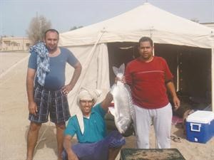 الاصدقاء وعرض احدى الغنائم﻿