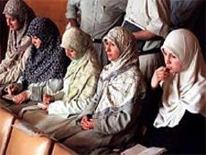قرار مغربي للقضاء على التمييز ضد المرأة يغضب المعارضة الإسلامية