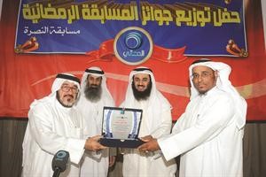 دخالد السلطان والداعية حمد الكوس والداعية احمد الكوس والزميل يوسف عبدالرحمن اثناء حفل المعالي
