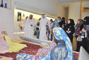 جانب من زيارة الطلبة المستجدين في جامعة الخليج الى متحف البحرين﻿
