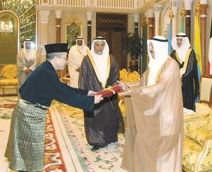 وسموه يتسلم اوراق اعتماد السفير الماليزي