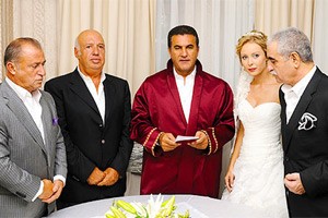 ابراهيم تاتليس اثناء اجراءات عقد الزفاف
